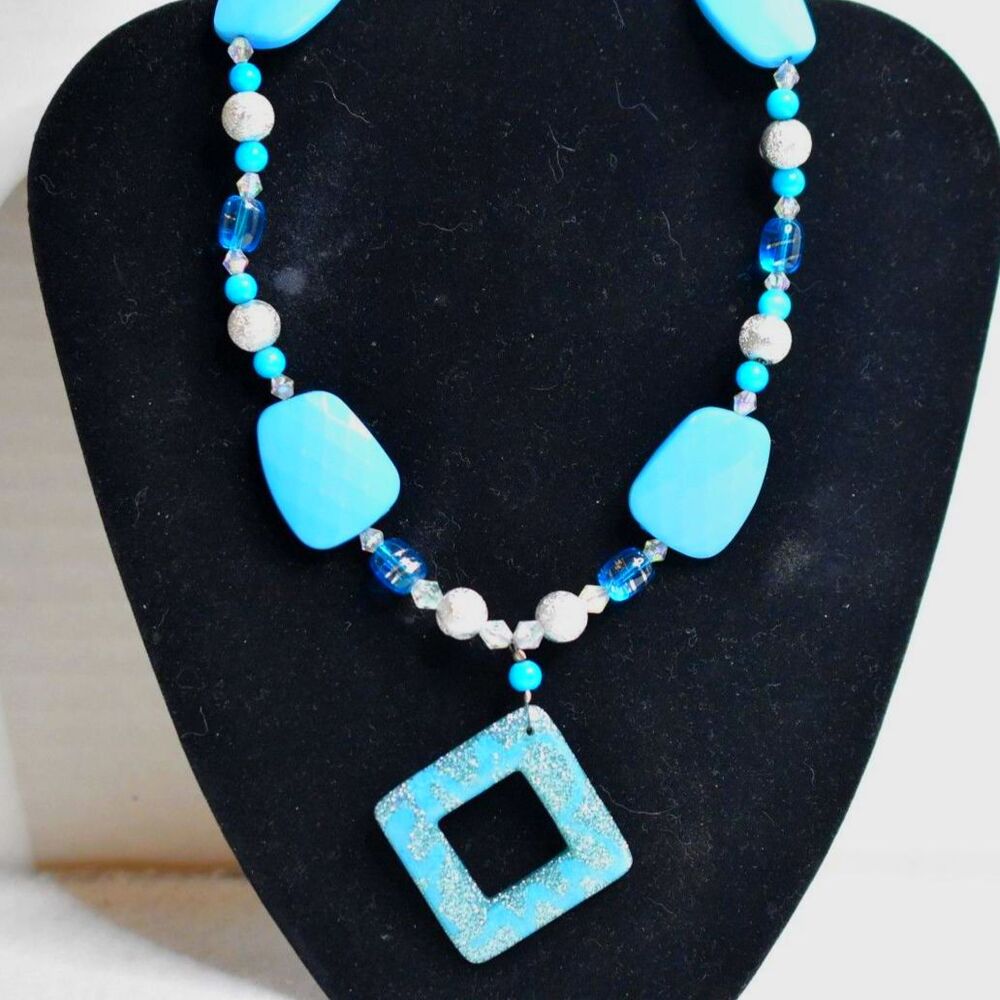 Flashy Blue Sparkling Silver Tone Beaded Choker Like New Boho Statement Necklace